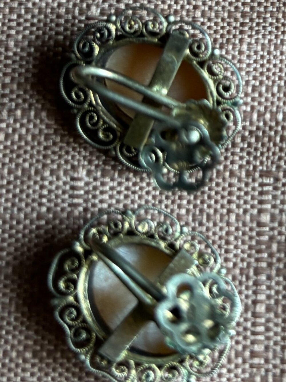 Classic three-piece cameo necklace and earrings ensemble - Picture 6 of 6